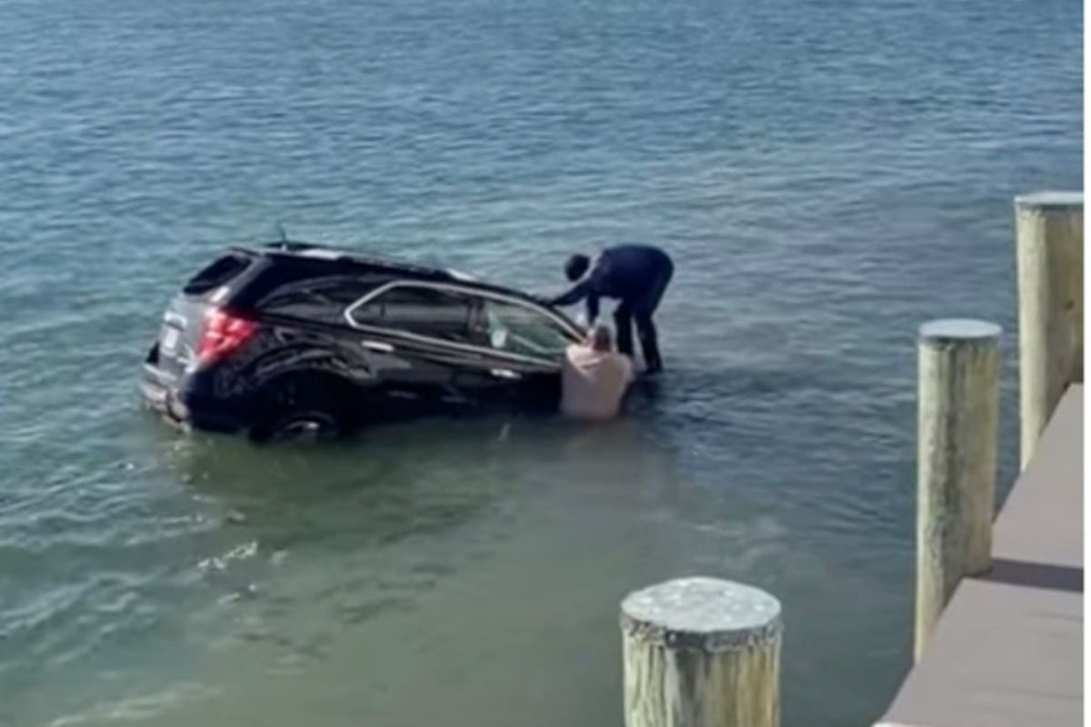 Lección de heroísmo en EE. UU.: desconocidos salvan a un hombre a punto de ahogarse. // Foto: cortesía.