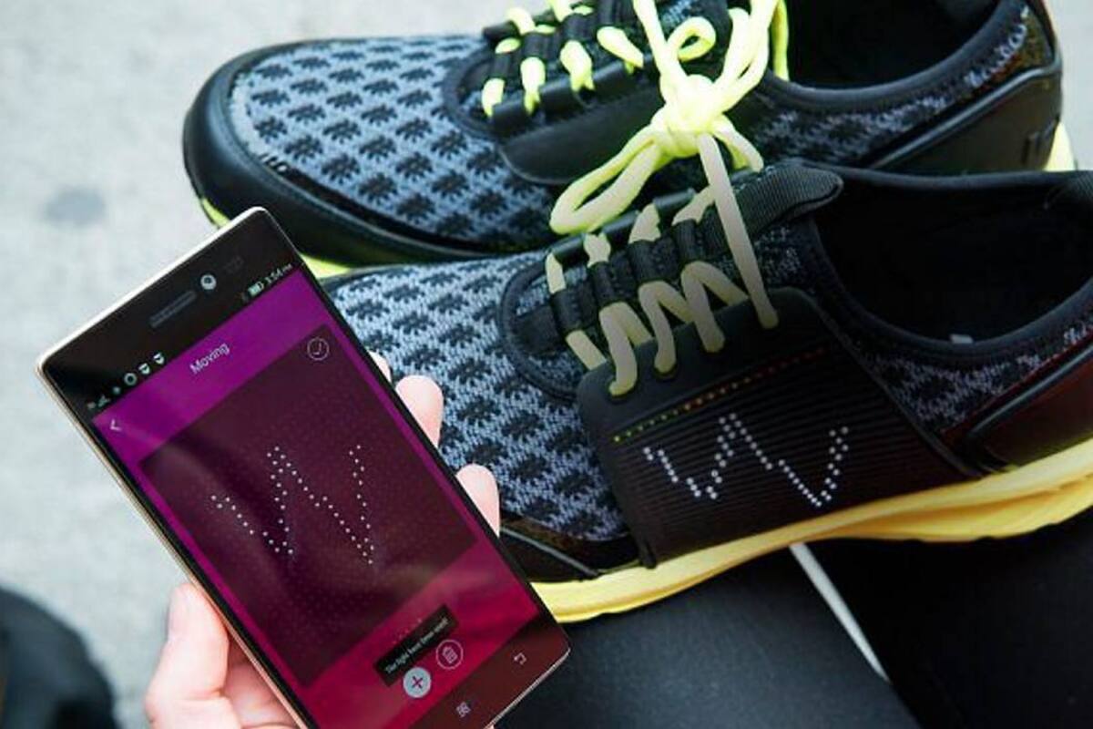 Lenovo también demostró su concepto Smart Shoes. Los zapatos inteligentes muestran el estado de ánimo de una persona y analizan el estado físico. (Foto: Tomada de Internet/VANGUARDIA LIBERAL)