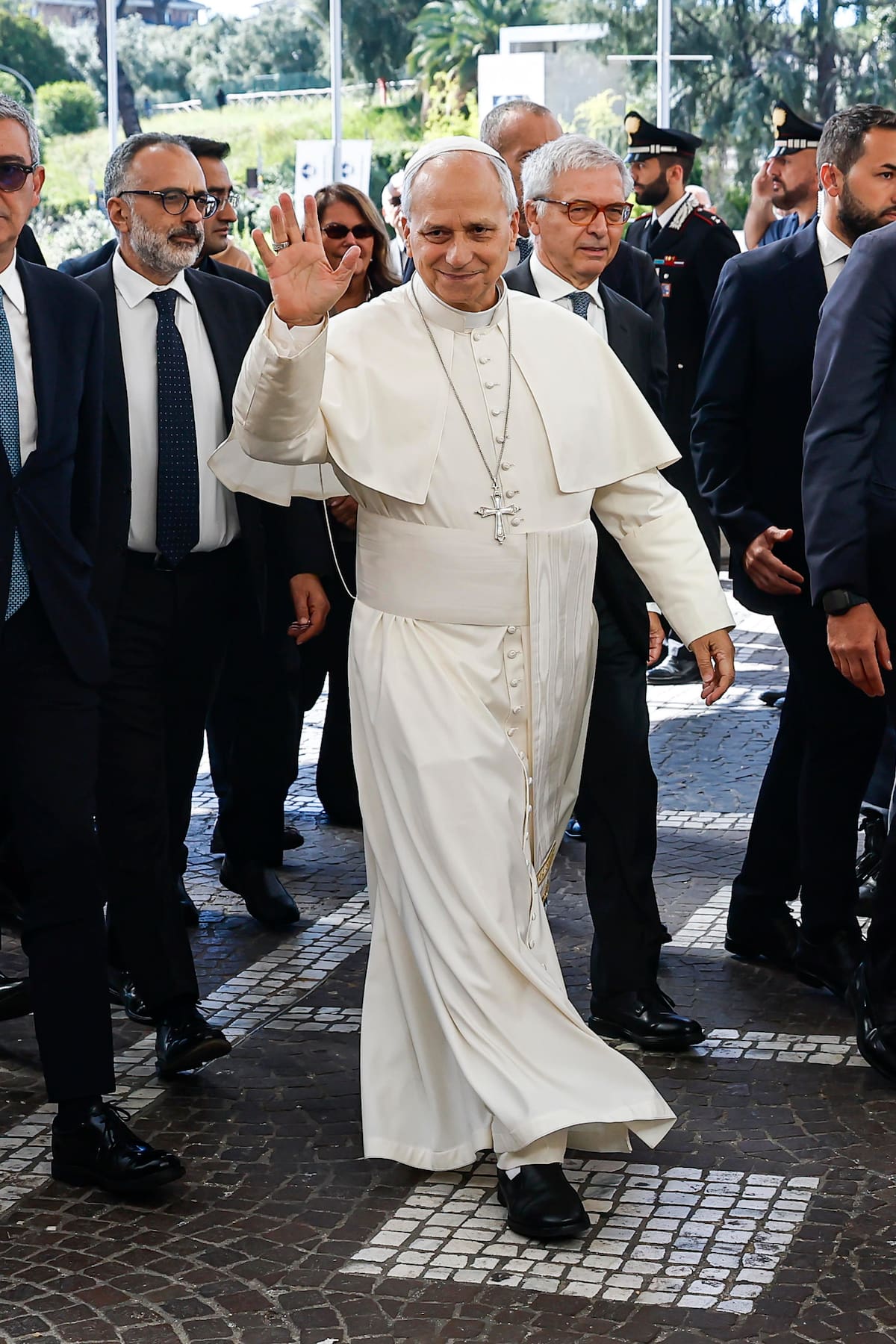 El papa León XIV salió de cirugía: exitosa extirpación del nódulo pulmonar.