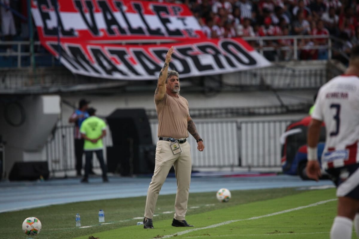 Leonel Álvarez también cuestionó la falta de atención del Atlético Bucaramanga en el tramo final del partido ante Junior. Foto: Colprensa.