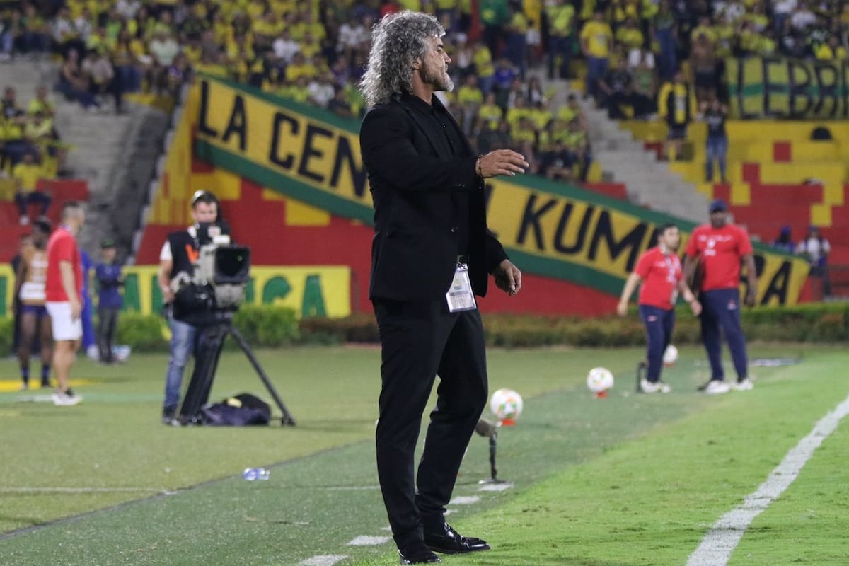 La solicitud de Leonel Álvarez para el Atlético Bucaramanga. Foto: Jaime Moreno.