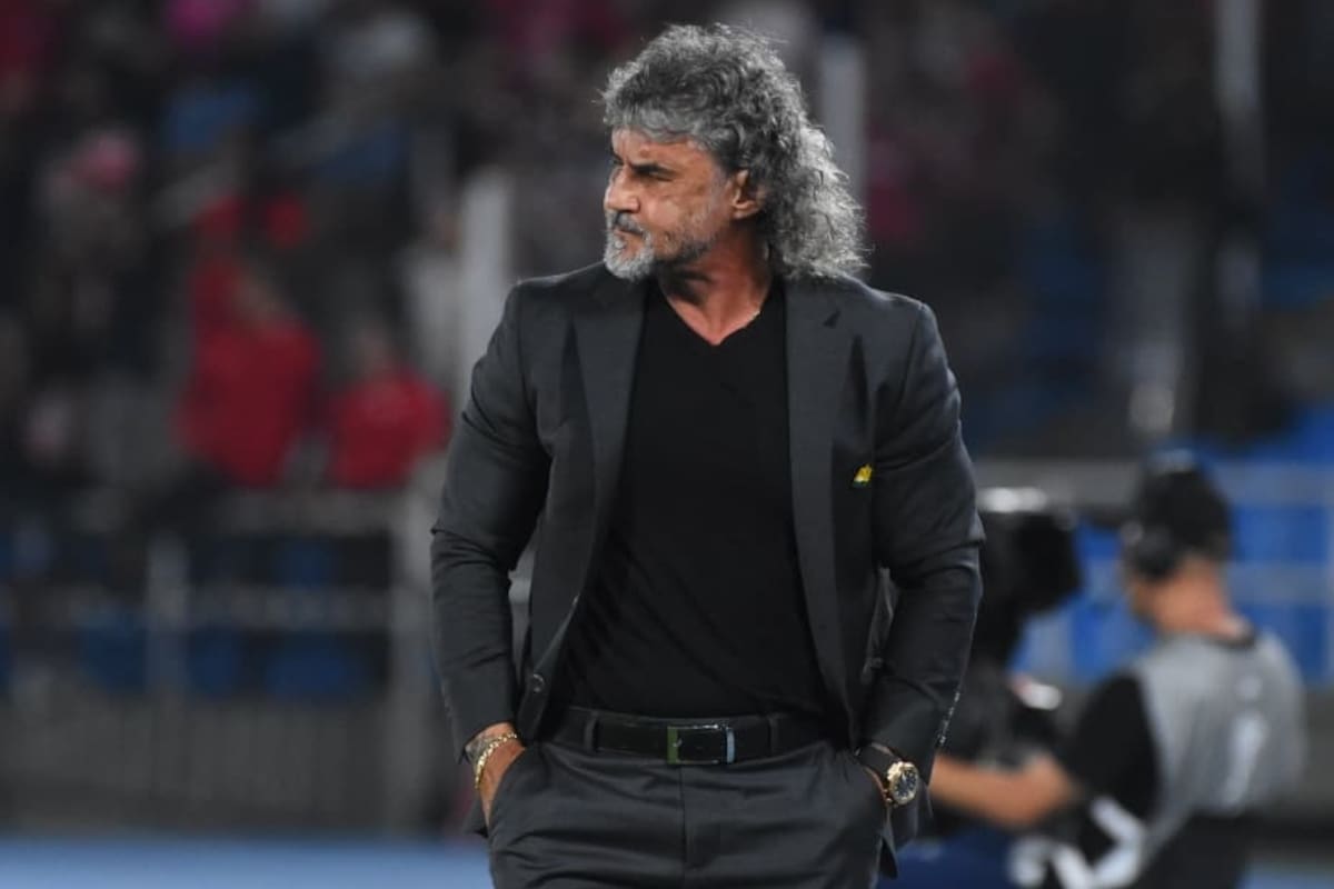 Leonel Álvarez, entrenador de Atlético Bucaramanga, lamentó la eliminación de la Copa Sudamericana, luego de perder contra el América. Foto: Aymer Andrés Álvarez/El País.