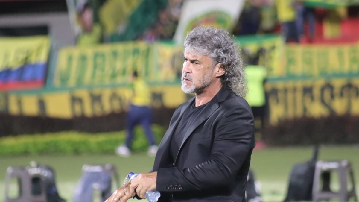 Leonel Álvarez, técnico del Atlético Bucaramanga durante el partido ante Pereira por la fecha 10 de la Liga BetPlay I 2026. Foto: Franz Rey/Vanguardia.