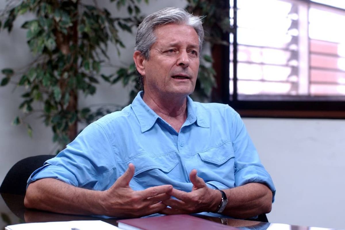 Leonidas Gómez irá por firmas a la Gobernación de Santander
