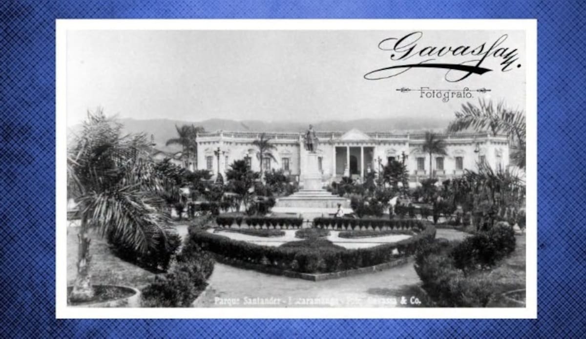 Una nueva sesión del ciclo La ciudad y su memoria a través de la fotografía, explorará la evolución del Parque Santander, corazón histórico de Bucaramanga, a partir del archivo de Foto Gavassa y de otras miradas que registraron momentos fundamentales de su desarrollo.