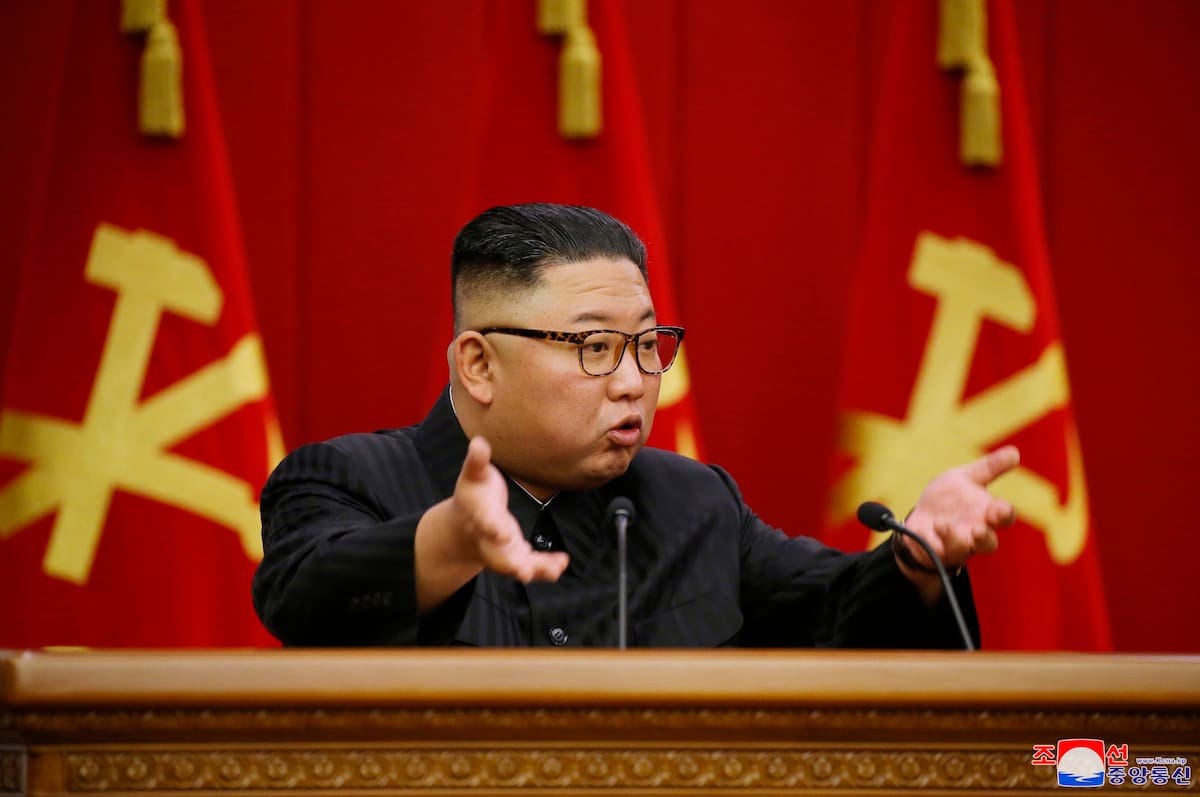 El “Escuadrón del Placer” de Kim Jong-un: colegialas vírgenes especialmente seleccionadas para entretener a los jerarcas norcoreanos. EFE / VANGUARDIA
