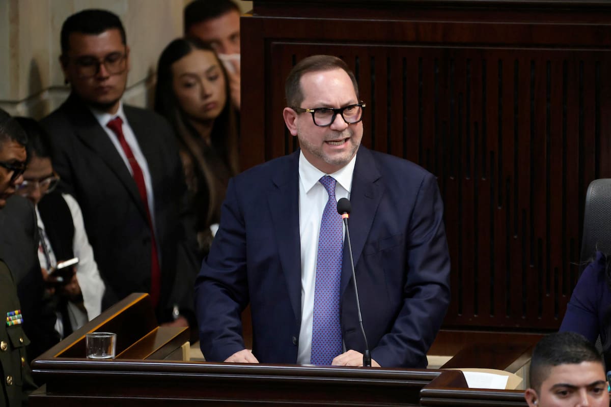 El presidente del Congreso, Lidio García, habla durante la instalación del nuevo Congreso este lunes, en Bogotá. EFE/ Carlos Ortega
