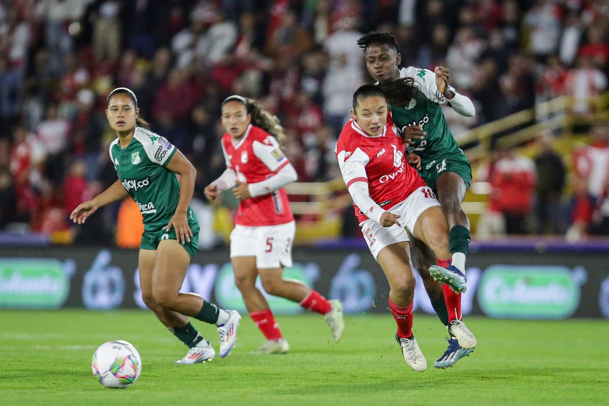 Bogotá. Agosto 16 de 2024. Independiente Santa Fe enfrenta a Deportivo Cali, por la Final de la Liga BetPlay Femenina 2024, en el estadio Nemesio Camacho El Campín. (Colprensa - Mariano Vimos)