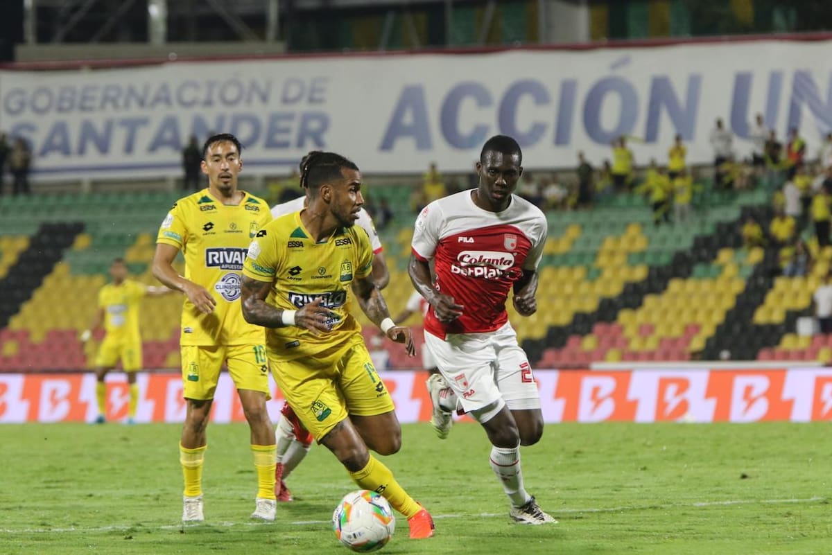 Liga BetPlay II 2025 - Atlético Bucaramanga VS Santa Fe - Fecha 1 cuadrangulares. Foto: Jaime Moreno/Vanguardia.
