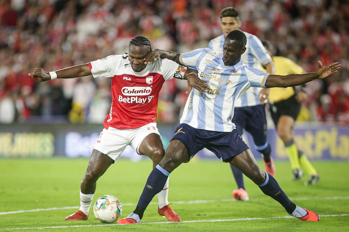 Bogotá. Noviembre 25 de 2025. Independiente Santa Fe enfrenta a Deportes Tolima, por encuentro válido de la Liga BetPlay II 2025 de la fecha 3 de los cuadrangulares finales, en el Estasio Nemesio Camacho El Campín. (Colprensa - Cristian Bayona).