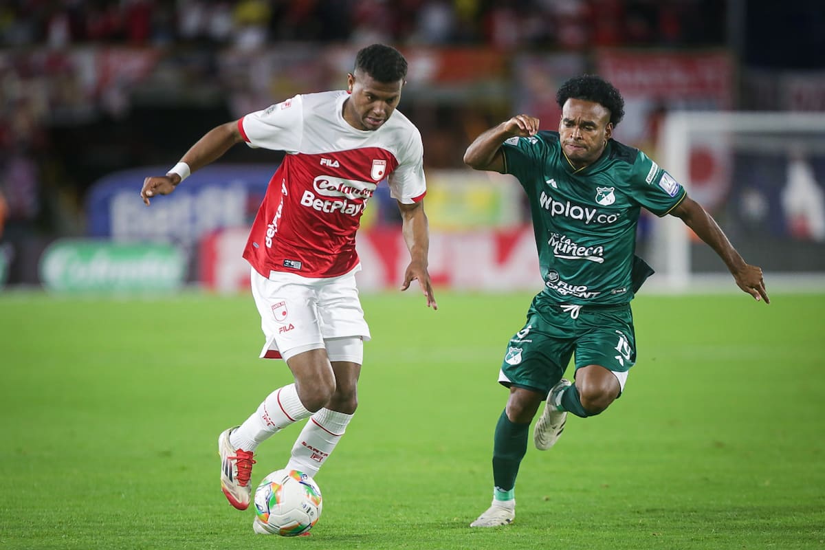 Bogotá. Noviembre 09 de 2025. Independiente Santa Fe enfrenta a Deportivo Cali, por encuentro válido de la Liga BetPlay II 2025 de la fecha 19, en el Estadio Nemesio Camacho El Campín. (Colprensa - Cristian Bayona).