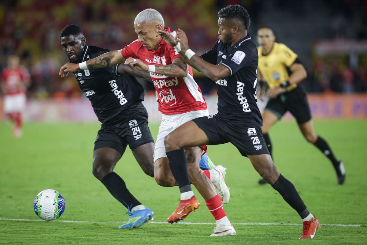 Bogotá. Agosto 22 de 2026. Independiente Santa Fe enfrenta a América de Cali, por encuentro válido de la Liga BetPlay II 2026, en el partido válido por la fecha 6, en el Estadio Nemesio Camacho El Campín. (Colprensa - Cristian Bayona).