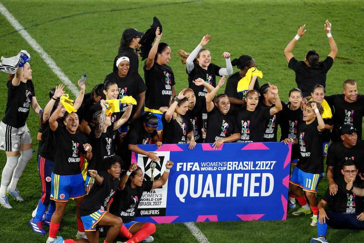 AME9095. CALI (COLOMBIA), 05/06/2026.- Jugadoras de Colombia celebran este viernes, al finalizar un partido de la Liga de Naciones entre Colombia y Uruguay en el estadio Pascual Guerrero en Cali (Colombia). EFE/ Ernesto Guzmán Jr.