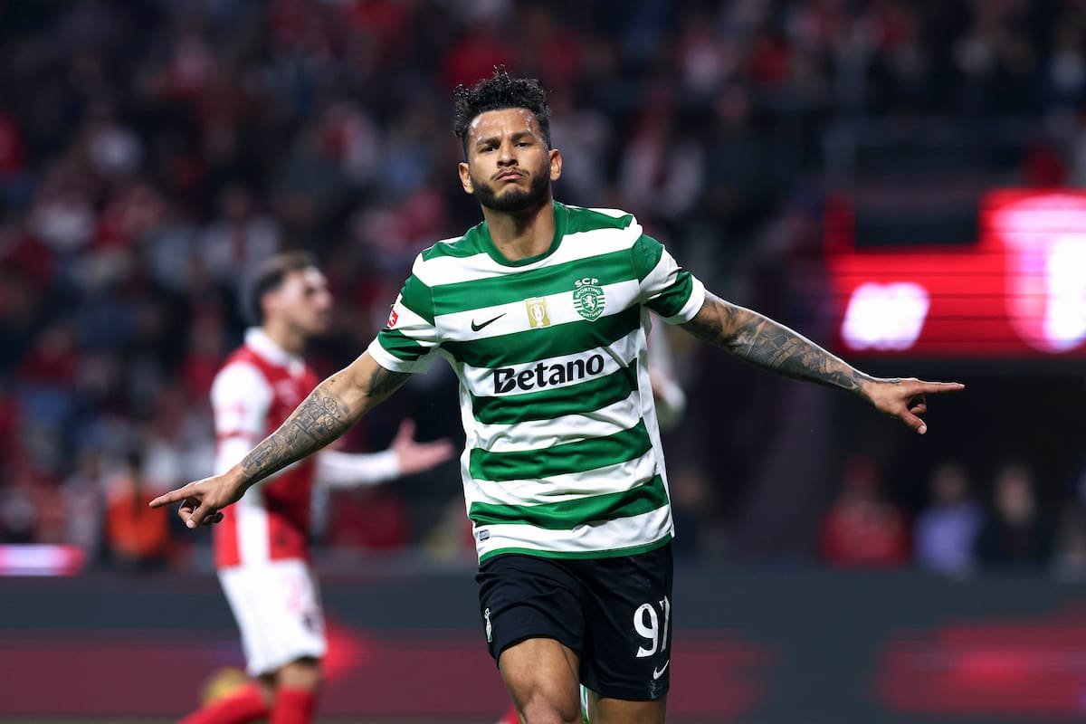 Braga (Portugal), 07/03/2026.- Sporting player Luis Suárez celebrates after scoring the 1-2 goal during the Liga Portugal soccer match between SC Braga and Sporting CP at Municipal de Braga in Braga, Portugal, 07 March 2026. EFE/EPA/ESTELA SILVA