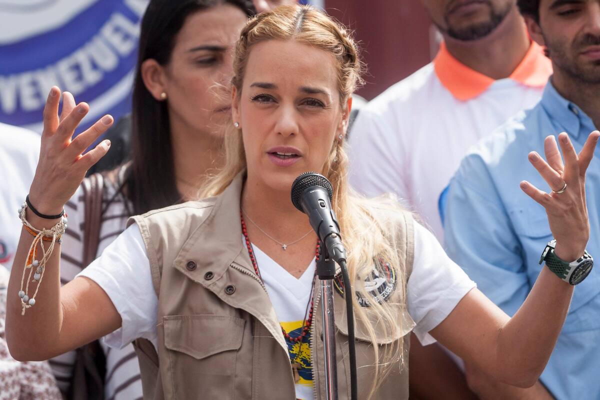 La esposa de Leopoldo López, Lilian Tintori, y su hija llegaron a España (Foto: Archivo)