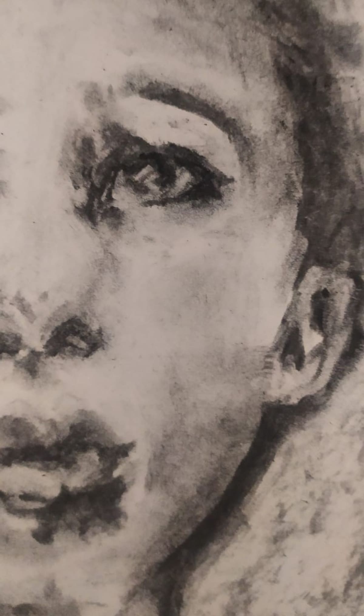 El nuevo poemario de Liliana Beltrán explora la identidad y la memoria familiar