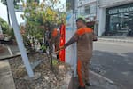 Internos salen a limpiar los parques en Barrancabermeja como parte del programa ‘Buena Esa’