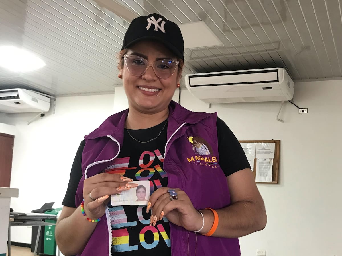 Lina Gutiérrez hizo el trámite para cambiar el componente de género en su cédula en la Notaría Primera de Barrancabermeja (Fotos suministradas / VANGUARDIA).