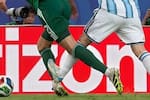 ¿Era roja para Lionel Messi? Especialistas arbitrales analizaron la acción