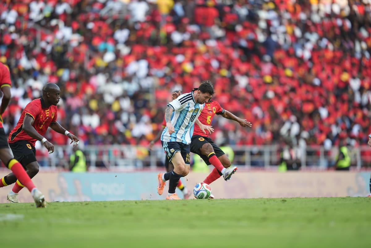 Argentina, con el astro Lionel Messi, integrará el bombo 1, desde donde intentará defender el título del mundo conseguido en Catar 2022. Foto: selección Argenina.