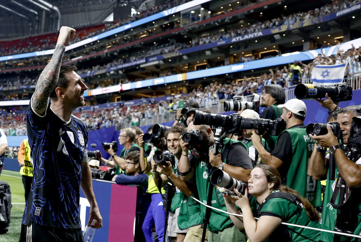 Lionel Messi celebrando su triunfo ante Inglaterra, este miércoles 15 de julio de 2026.