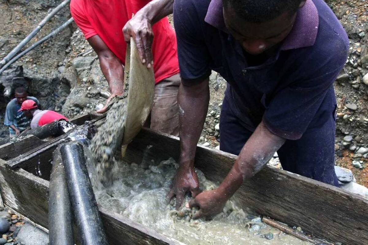 En Colombia, la minería legal representó 2,3% del PIB en 2012, según el Dane, pero más de la mitad de los sitios explotados en el país son ilegales. (Foto: Archivo / VANGUARDIA LIBERAL)