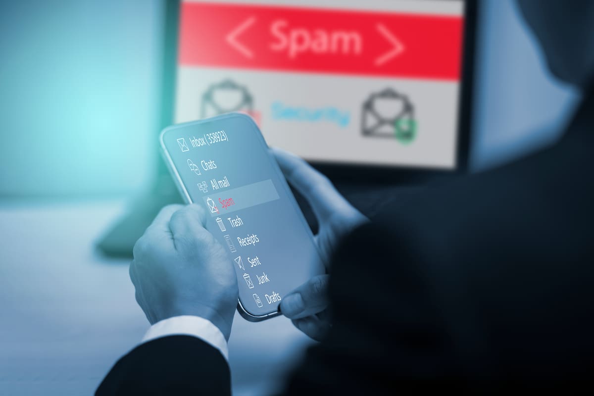 Colgar una llamada sin decir una sola palabra envía una señal clara a los sistemas automáticos de marcación // 123RF.