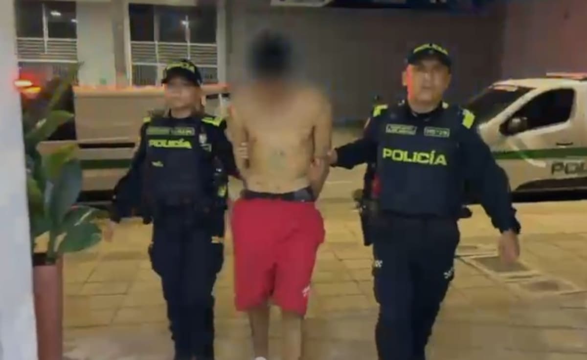 Lo sorprendieron con tres armas de fuego en una bolsa durante un operativo en Bucaramanga