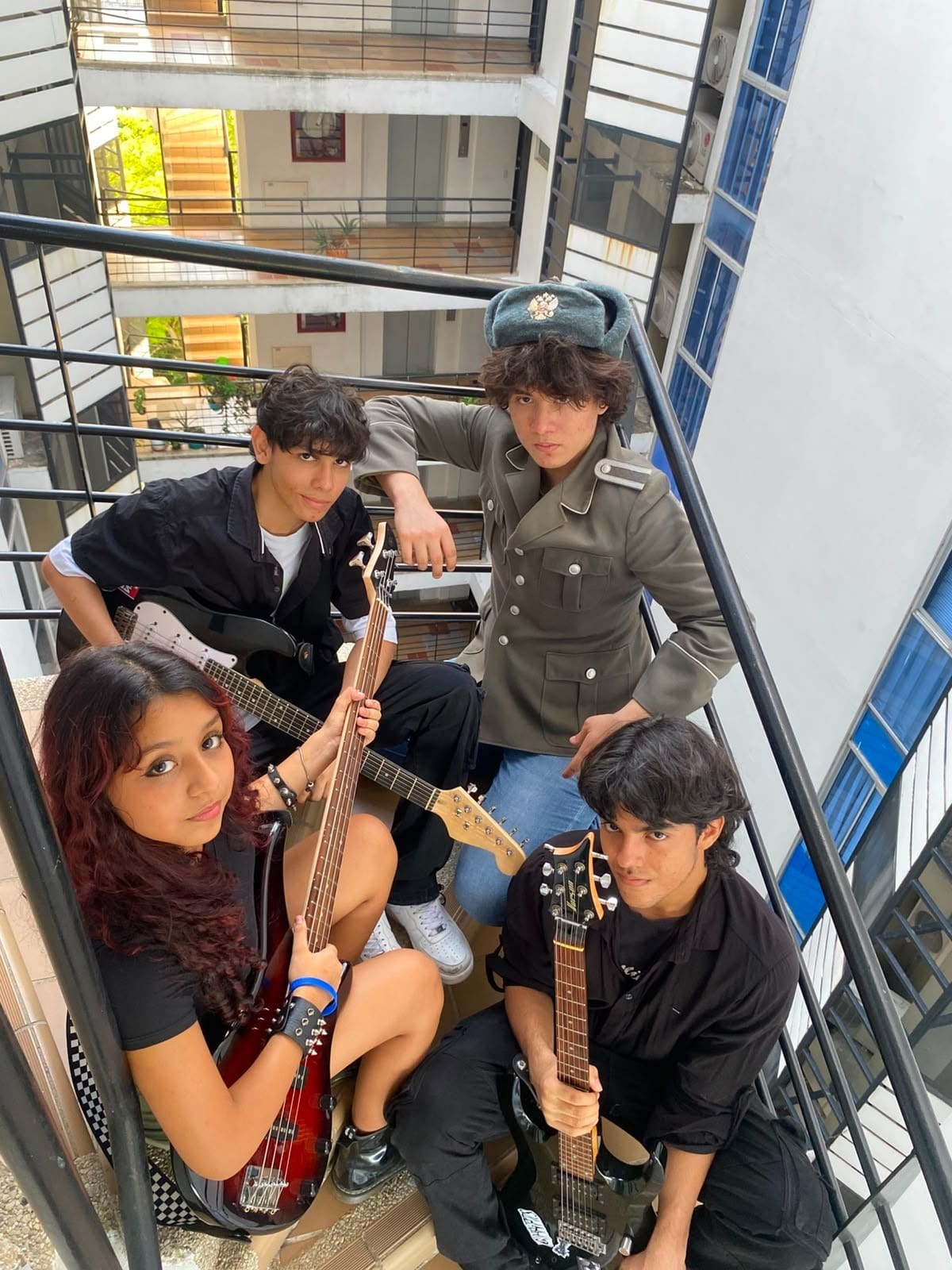 En "Barrancagrado" nació una banda de rock post-soviético. Sus integrantes tienen entre 14 y 17 años. Foto: Víctor Benitez,