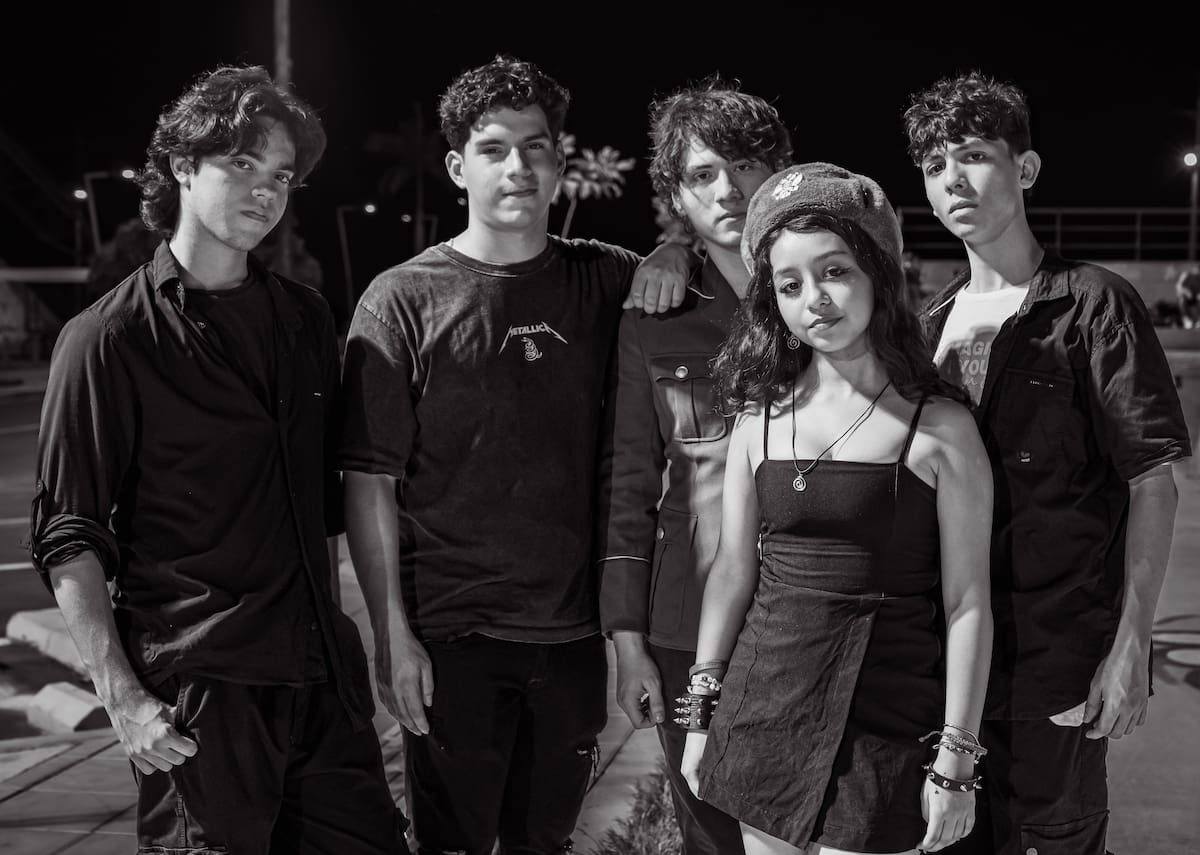 Para ellos, Barrancabermeja es "Barrancagrado". Los Contemplativos, una banda de rock post-soviético de jóvenes entre 14 y 17 años, prepara su primer EP en español, inglés y ruso, con el Cristo Petrolero en la portada. Foto: Víctor Benitez.
