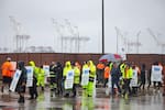 Se agrava huelga en puertos de EE.UU.: “Las máquinas no alimentan familias”