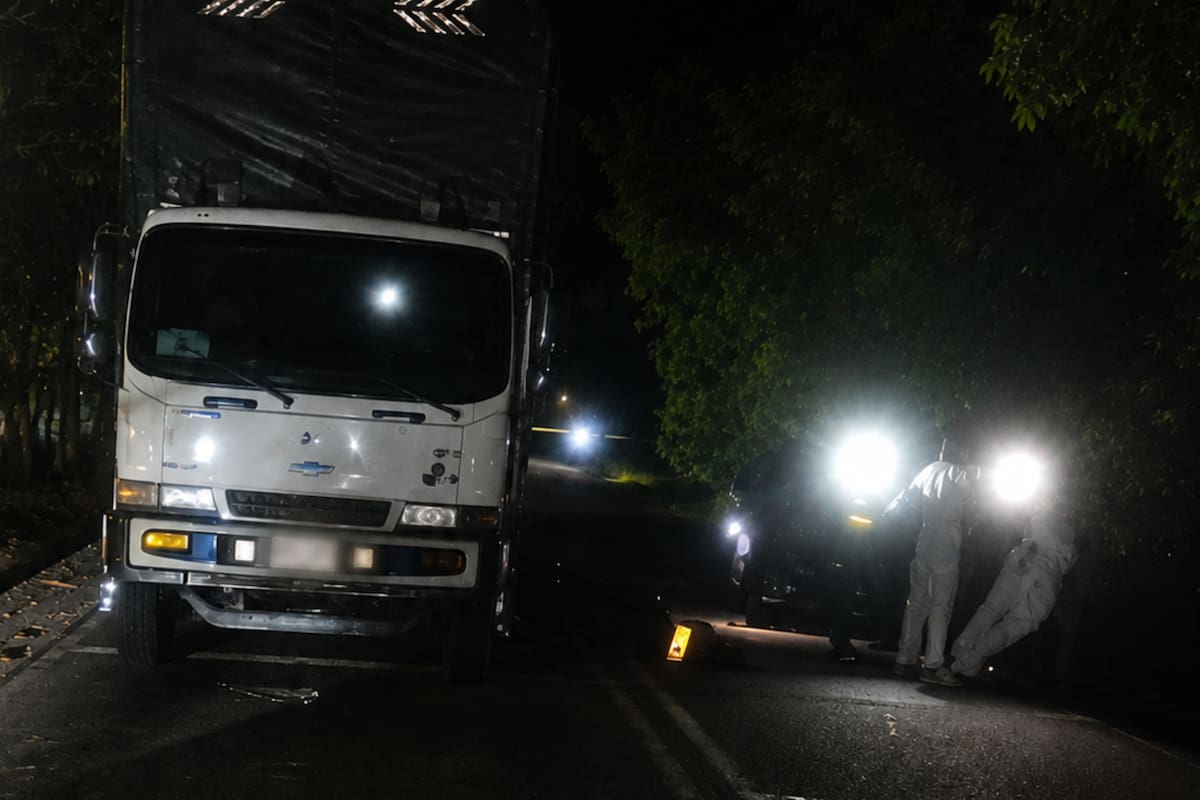 Los investigadores recopilan pruebas y testimonios para determinar las causas del trágico accidente ocurrido en el sector del cruce de Santa Rosa.