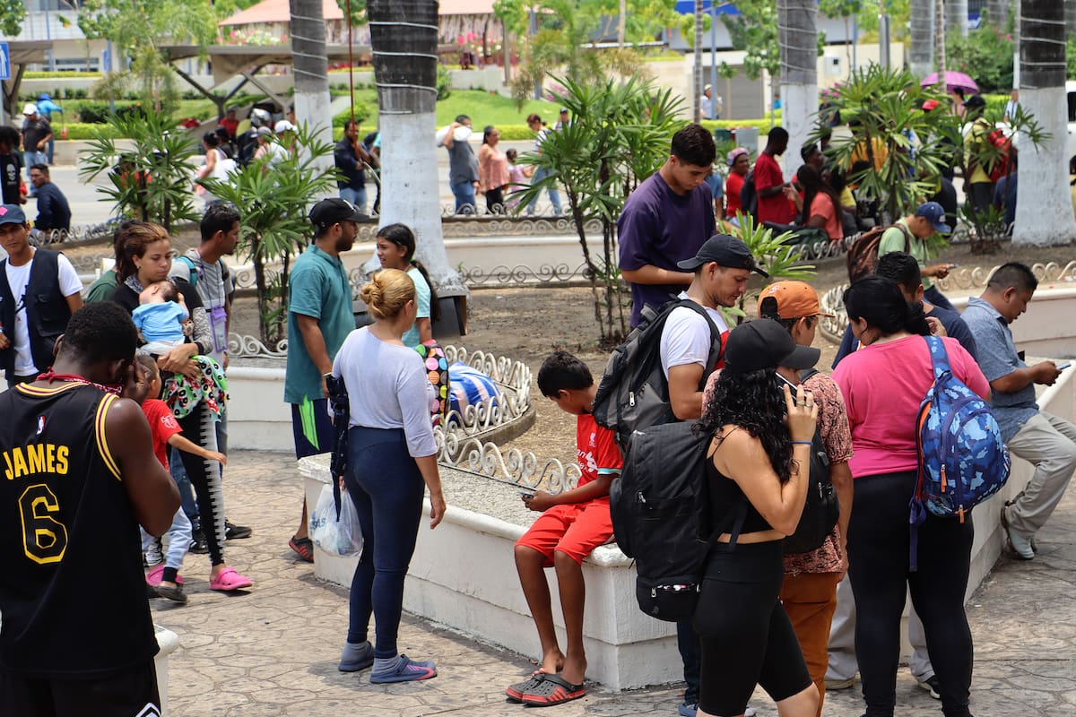 La migración irregular interceptada por México se ha triplicado en el primer trimestre del año hasta casi 360.000 personas en medio de crecientes operativos, aunque el Gobierno afirma que el flujo migratorio ha disminuido.