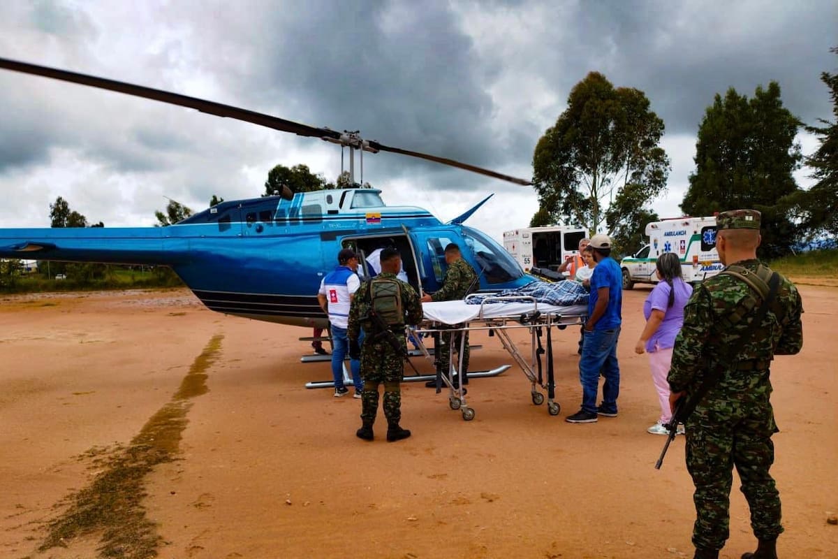 Los niños heridos fueron trasladados desde San Andrés de Cuerquia al hospital local y podrían ser evacuados a Medellín por la gravedad de sus heridas.
