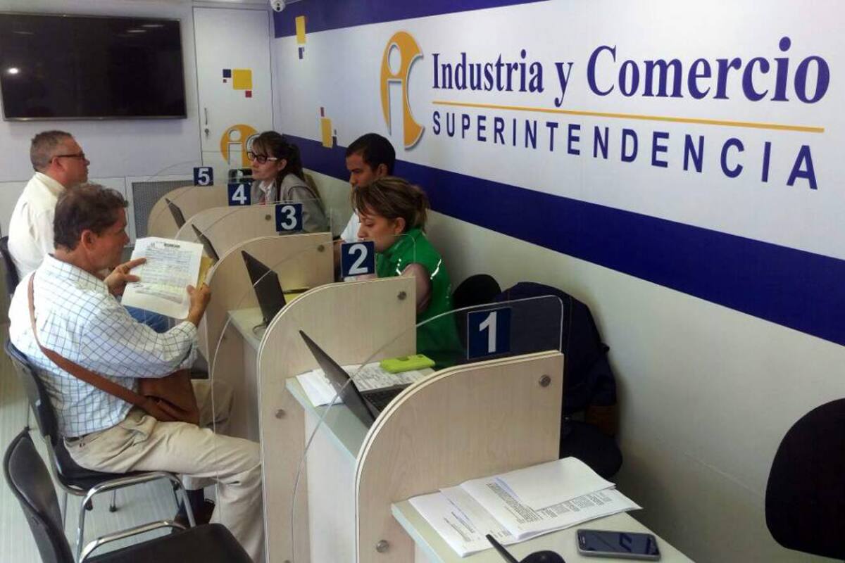 Orientar a los usuarios sobre cómo hacer valer sus derechos en la prestación de servicios públicos, bancarios y de salud, entre otros, es el fin de la “Ruta del Consumidor”, programa de la Superintendencia de Industria y Comercio. (Foto: Suministrada/VANGUARDIA LIBERAL )