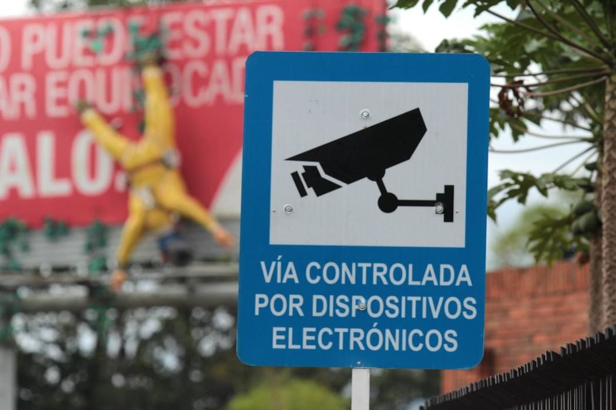 Los conductores que se movilizan en la autopista de Floridablanca, resaltan que la medida es arbitra y poco transparente. (Foto: Archivo / VANGUARDIA LIBERAL)