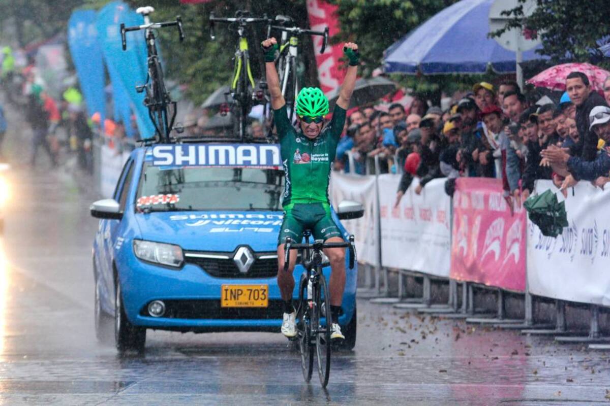 El joven pedalista boyacense Róbinson López se hizo al metal dorado de la categoría sub 23 varones del Campeonato Nacional de Ruta, que se cumple en Bogotá. (Foto: Colprensa / VANGUARDIA LIBERAL)
