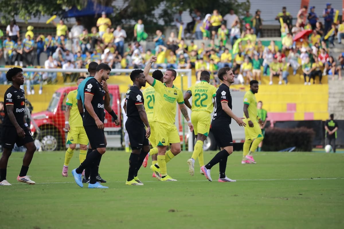 Luciano Pons sigue aumentando sus registros goleadores con el Atlético Bucaramanga. Foto: Jaime Moreno.