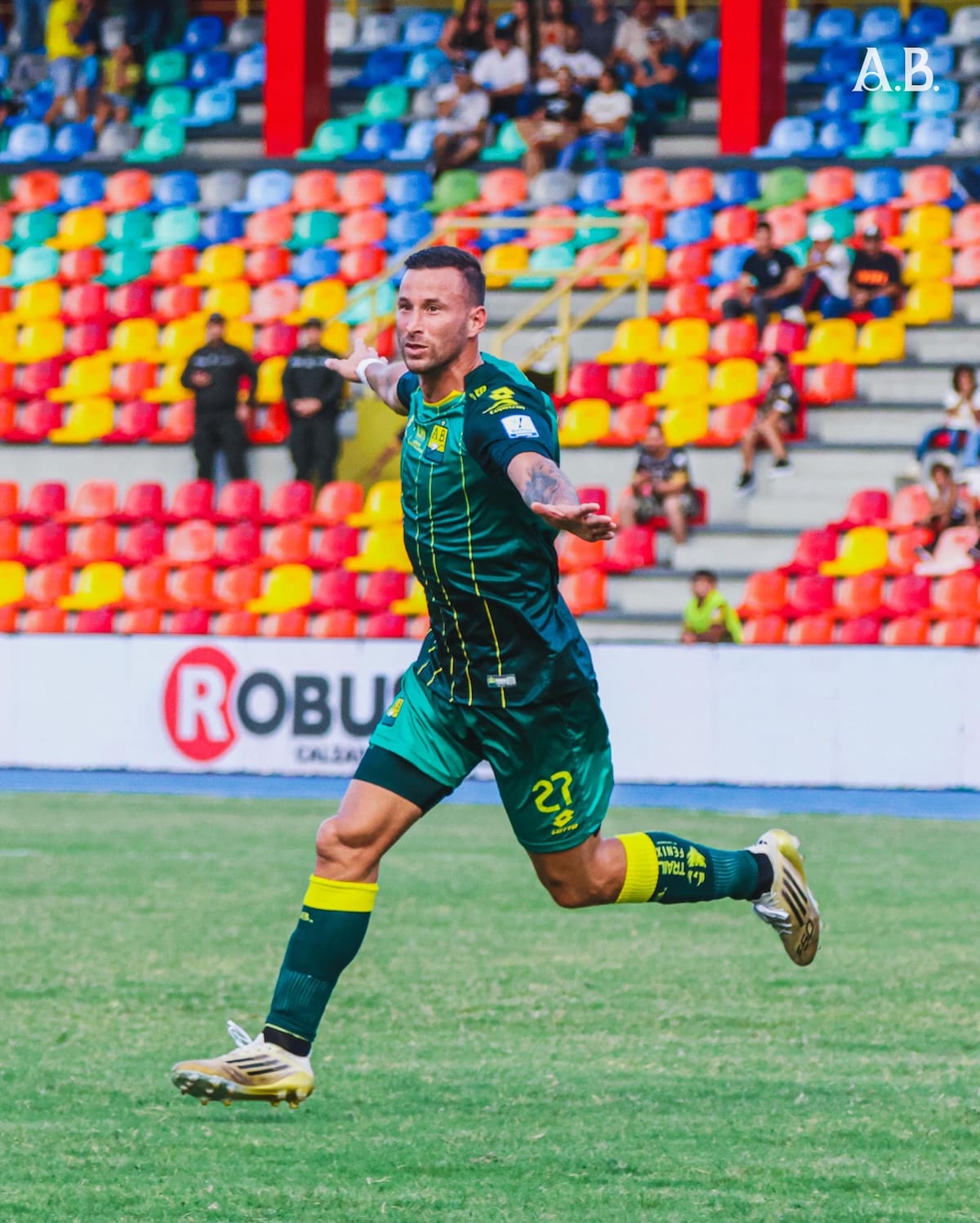 Luciano Pons vive en Atlético Bucaramanga quizá su mejor momento como futbolista profesional. Foto: cortesía Atlético Bucaramanga.