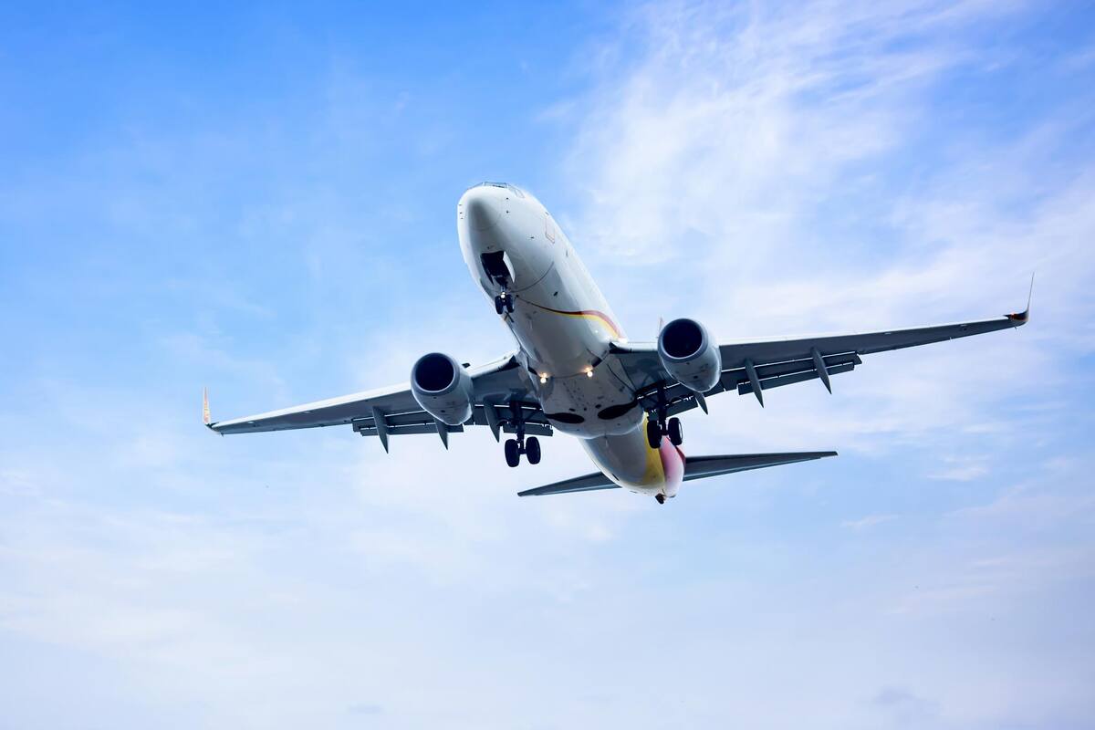 Según Aeropuertos Argentina 2000, la empresa a cargo de 35 aeropuertos de Argentina, las amenazas fueron recibidas a través de mensajes de texto, lo que provocó una respuesta inmediata para garantizar la seguridad de los pasajeros. (Foto: Freepik / VANGUARDIA) Huang Zongxing