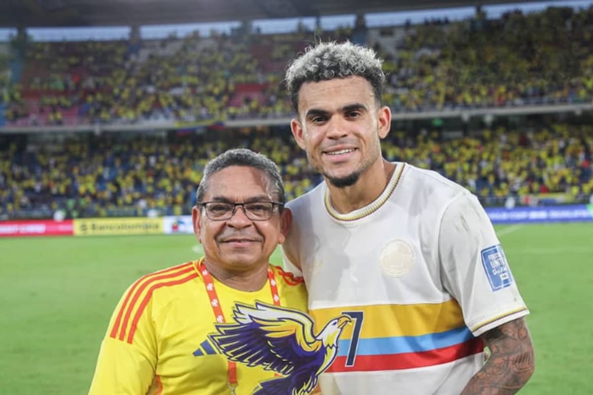 Luis Díaz, junto a su padre Mane Díaz. Foto: Águila