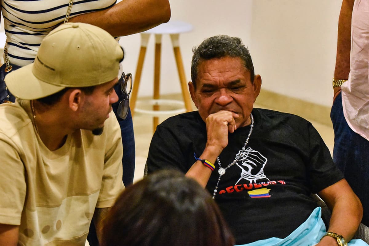 Luis Díaz, junto a su padre Mane Díaz. Foto: FCF