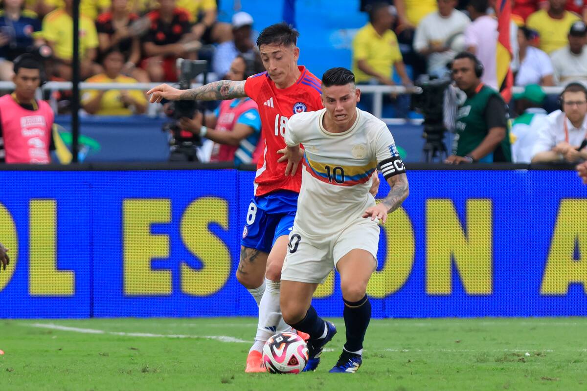 Luis Díaz sacó a relucir sus sensaciones de jugar en la selección Colombia y compartir con James Rodríguez. EFE/ Ricardo Maldonado Rozo