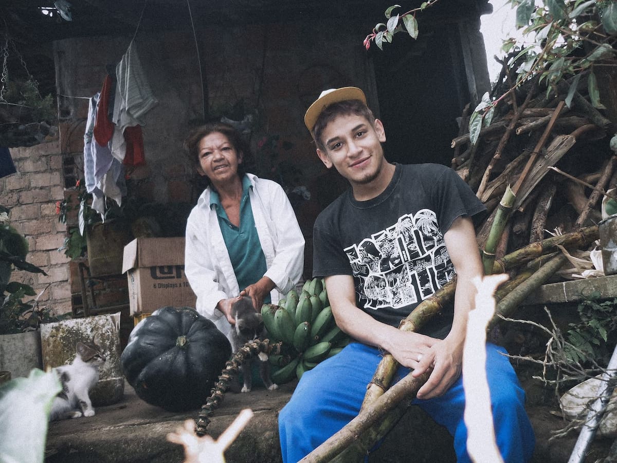 Luis Hernández-Luque pasó de cantar en una zona rural de Floridablanca a formarse en Viena y actuar en grandes escenarios de Europa. Ahora vuelve a Bucaramanga con una gala que une ópera, memoria e identidad santandereana.