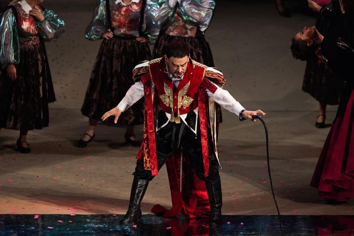 Luis Hernández-Luque pasó de cantar en una zona rural de Floridablanca a formarse en Viena y actuar en grandes escenarios de Europa. Ahora vuelve a Bucaramanga con una gala que une ópera, memoria e identidad santandereana.