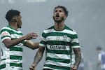 Luis Javier Suárez, elegido mejor jugador del mes en Portugal:¿preocupa su rodilla en el Sporting?