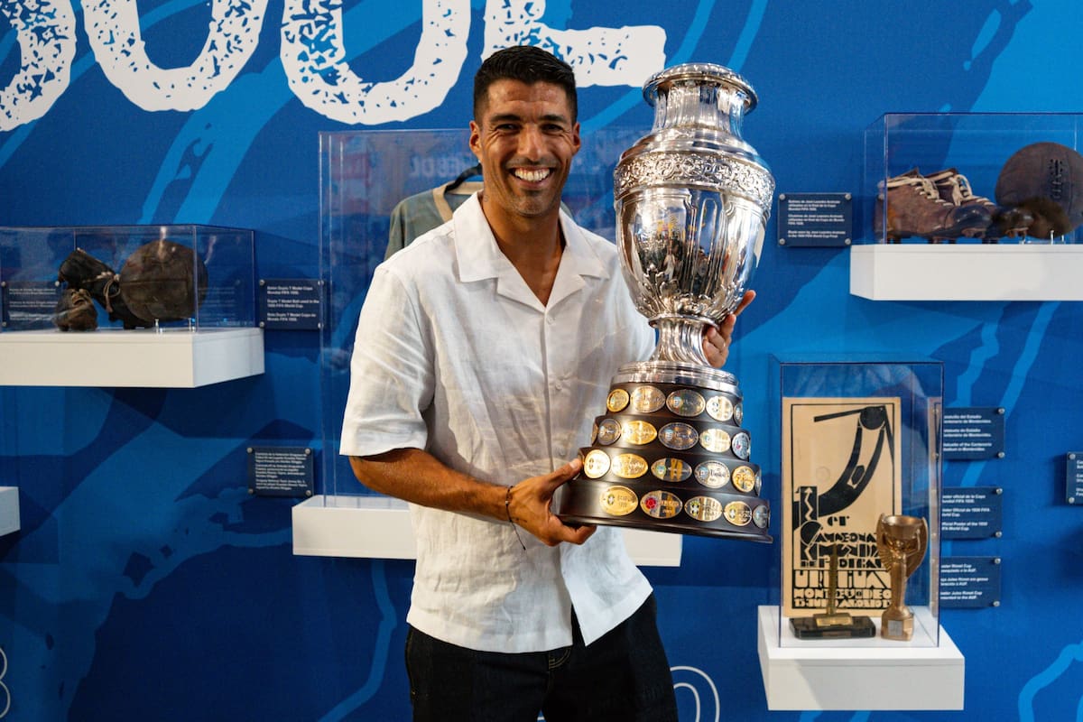 Luis Suárez habló de la actualidad del balompié mundial. Foto: Alejandra Barrios.