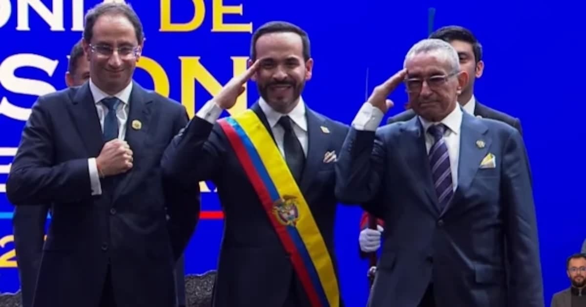 José Manuel Respretro, vicepresidente (izquierda), Abelardo De La Espriella, presidente de Colombia (centro) y Luis Yagüé, vendedor de panela (derecha).
Foto: Presidencia.