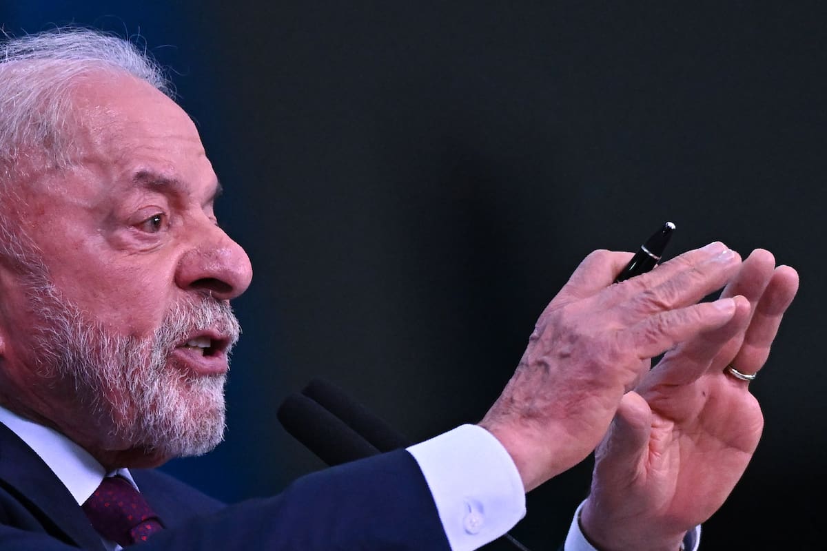 AME557. BRASILIA (BRASIL), 10/06/2026.- El presidente de Brasil, Luiz Inácio Lula da Silva, habla en un acto en el que anuncia un paquete de medidas ambientales con inversiones millonarias este miércoles, en el Palacio del Planalto en Brasilia (Brasil). EFE/Andre Borges