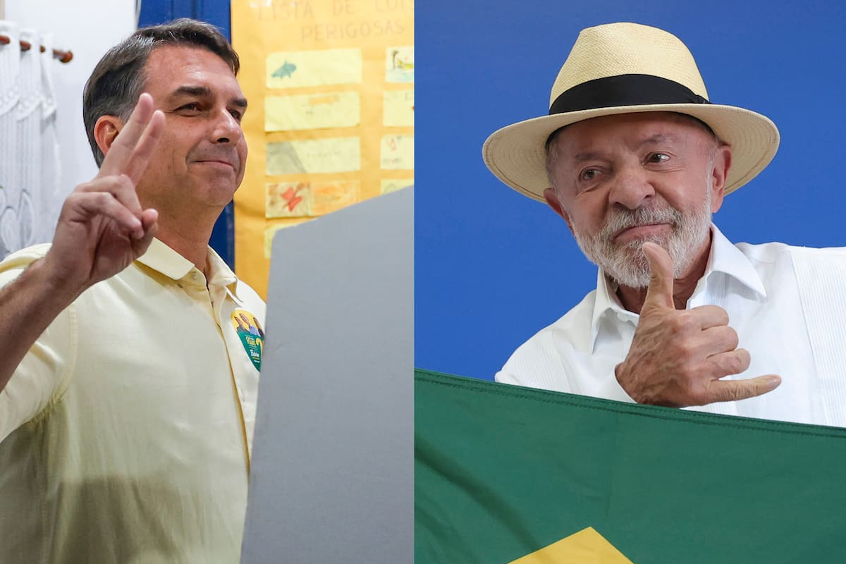 Combo de dos fotografías del mandatario brasileño, Luiz Inácio Lula da Silva (d), y el senador Flávio Bolsonaro quienes disputarán la Presidencia en una segunda vuelta electoral el próximo 25 de octubre, según los resultados oficiales de los comicios celebrados este domingo, con el 96,60 % del censo escrutado. EFE/ Antonio Lacerda / Isaac Fontana
